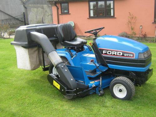 Ford lawn tractors GT-75