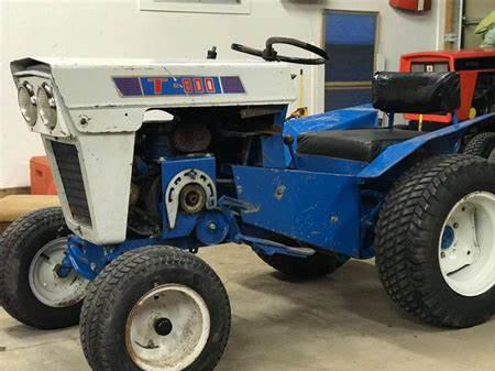 Ford lawn tractors T-800