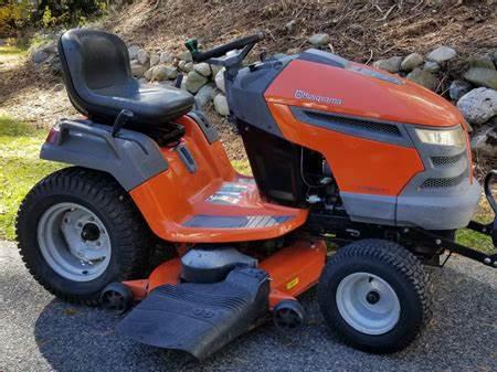 Husqvarna lawn tractors 2748GLS