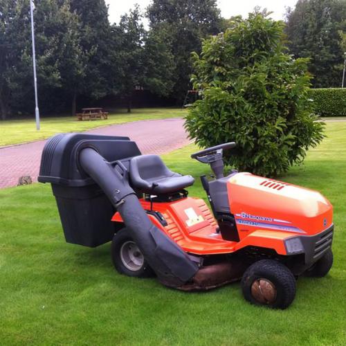 Husqvarna lawn tractors LT130H