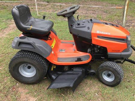 Husqvarna lawn tractors LTH1742