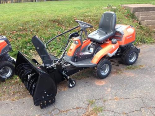 Husqvarna lawn tractors R 322T AWD