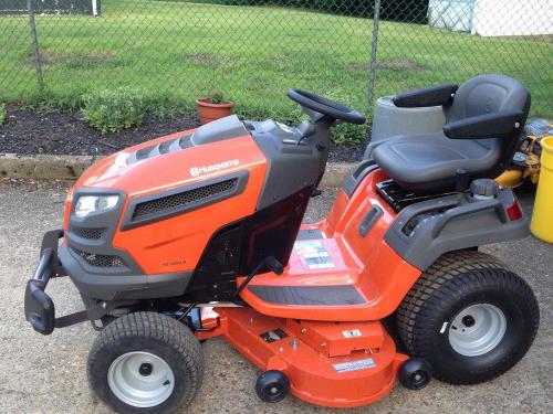 Husqvarna lawn tractors YT48XLS