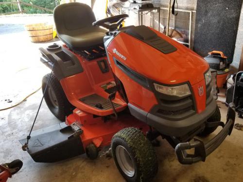 Husqvarna lawn tractors YTH23V42LS