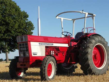 International Harvester 1046