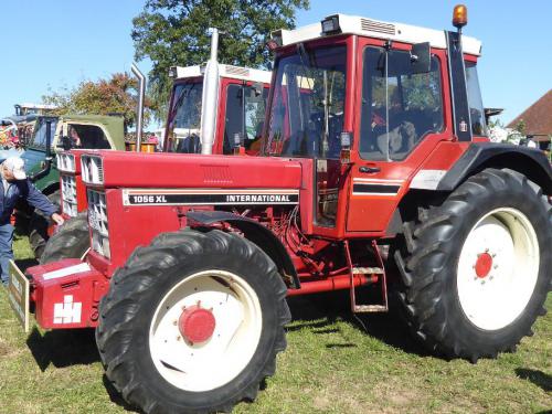 International Harvester 1056