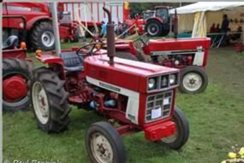 International Harvester 272