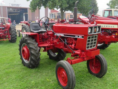 International Harvester 274