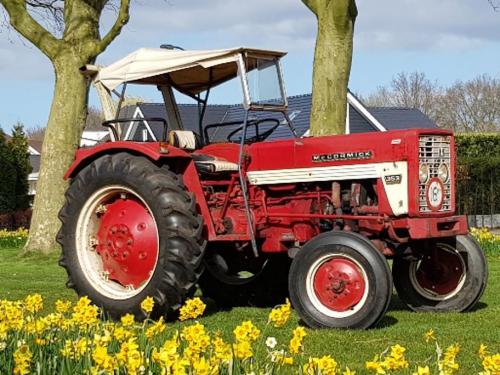 International Harvester 353