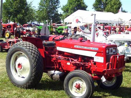 International Harvester 444