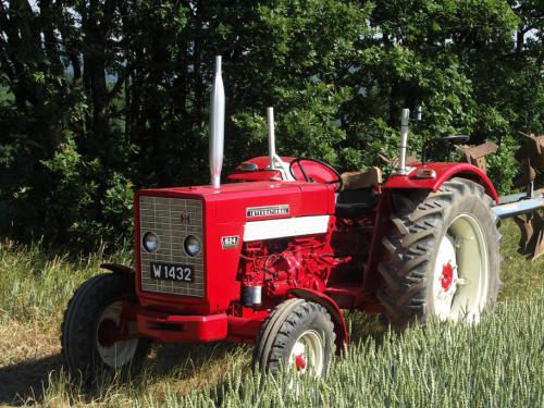 International Harvester 624