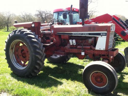 International Harvester 686