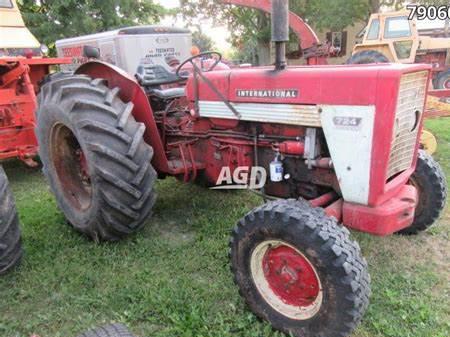 International Harvester 724