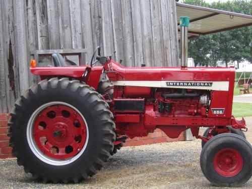 International Harvester 856