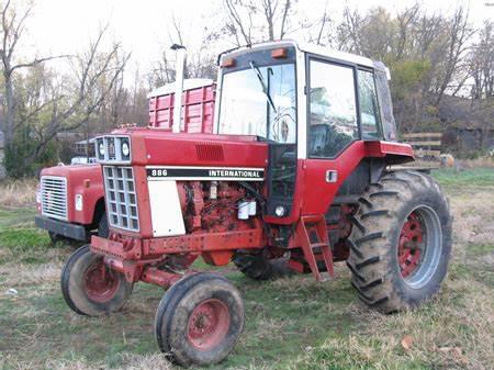 International Harvester 886