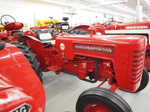 International Harvester B-275