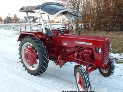 International Harvester D-322