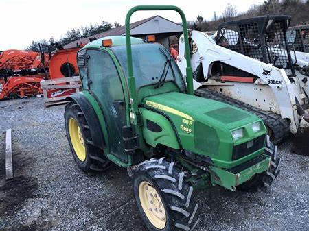 John Deere 100F