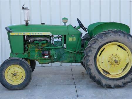 John Deere 1010