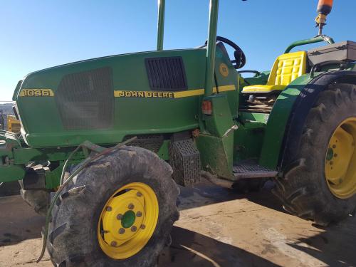 John Deere 1046