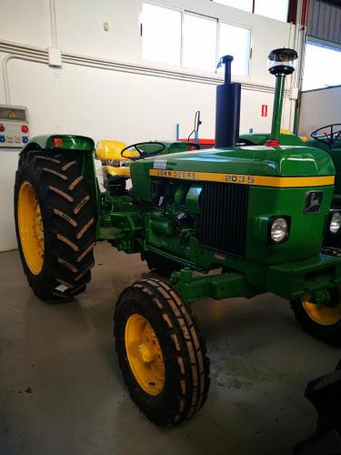 John Deere 2035