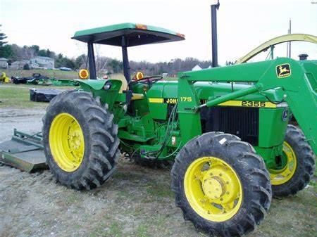 John Deere 2355