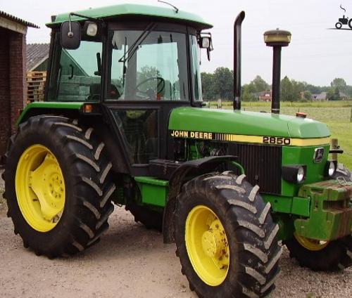 John Deere 2850