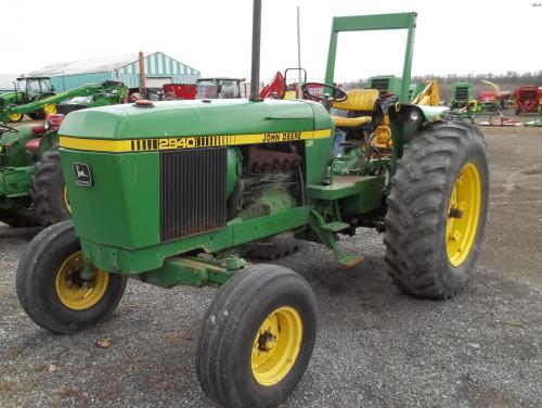 John Deere 2940