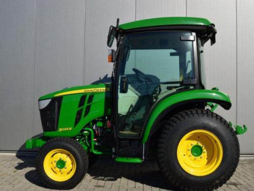 John Deere 3045R