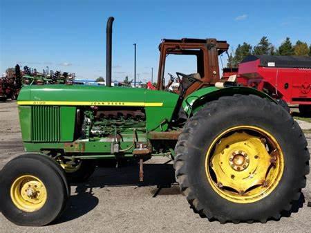 John Deere 3130