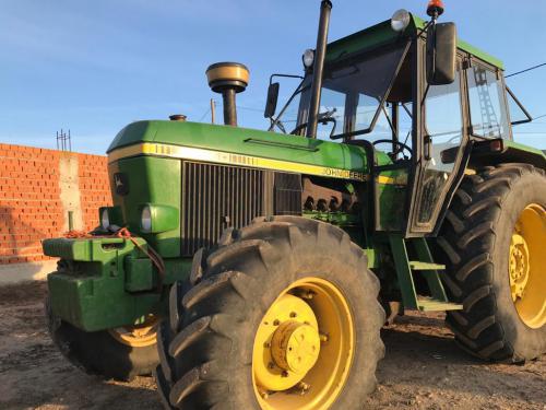 John Deere 3150