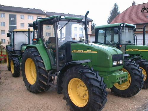 John Deere 3310