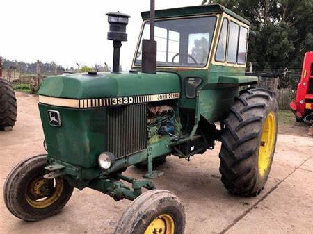 John Deere 3330