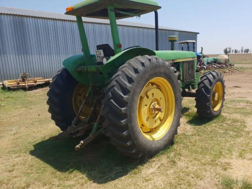 John Deere 3351