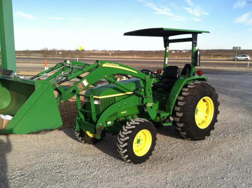 John Deere 4005