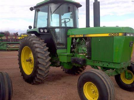 John Deere 4055