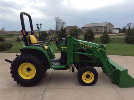 John Deere 4200