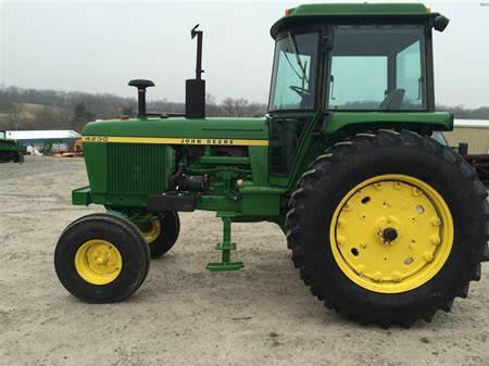 John Deere 4230