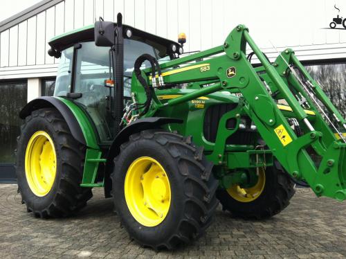 John Deere 5090M