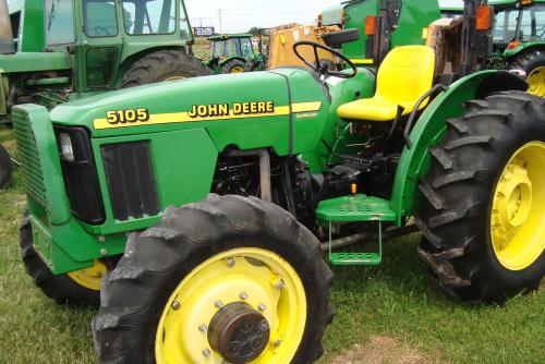 John Deere 5105