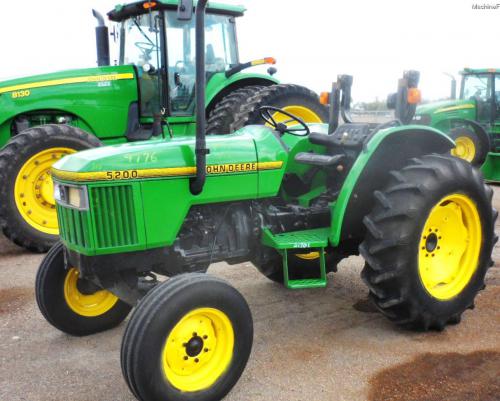 John Deere 5200