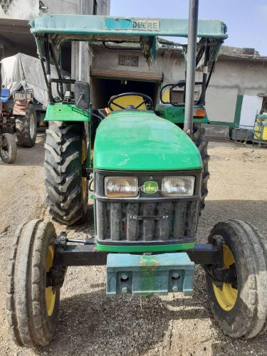 John Deere 5204