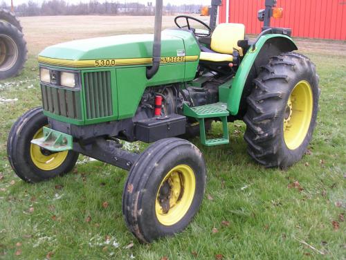 John Deere 5300