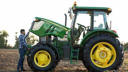 John Deere 6125E