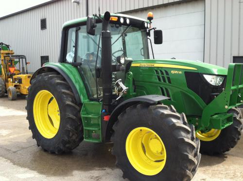 John Deere 6125M