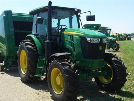 John Deere 6135E