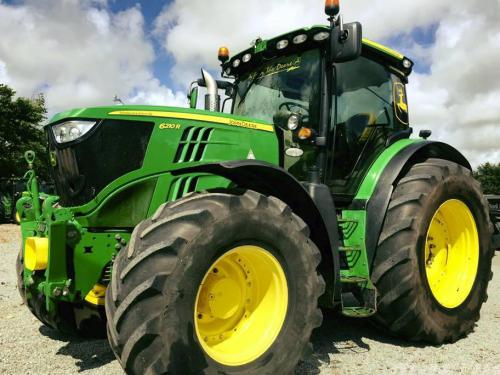 John Deere 6210