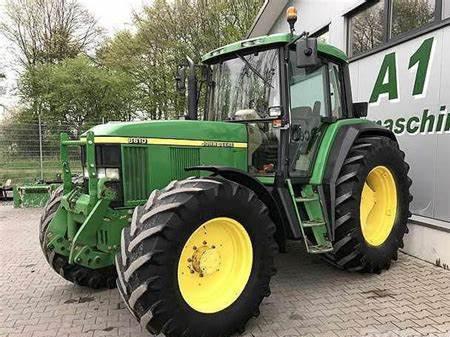 John Deere 6610