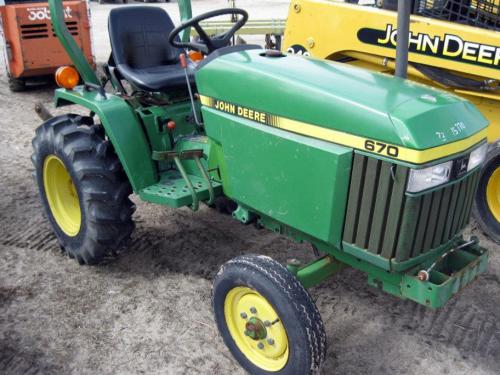 John Deere 670