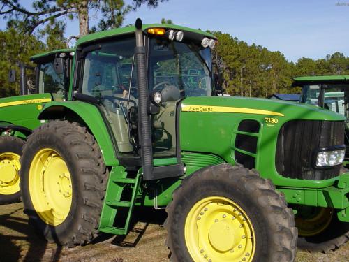 John Deere 7130